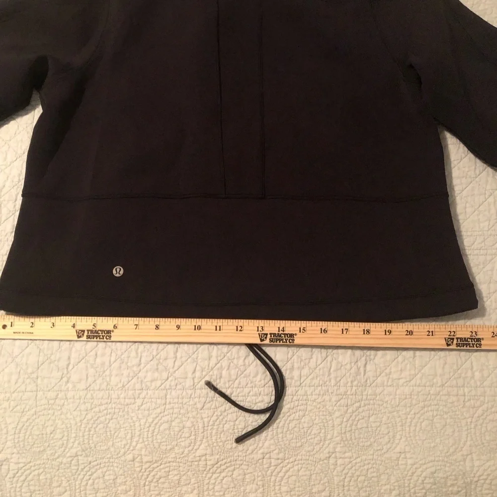 Lululemon Unleash Strength black hoodie spacer. Size 8.
